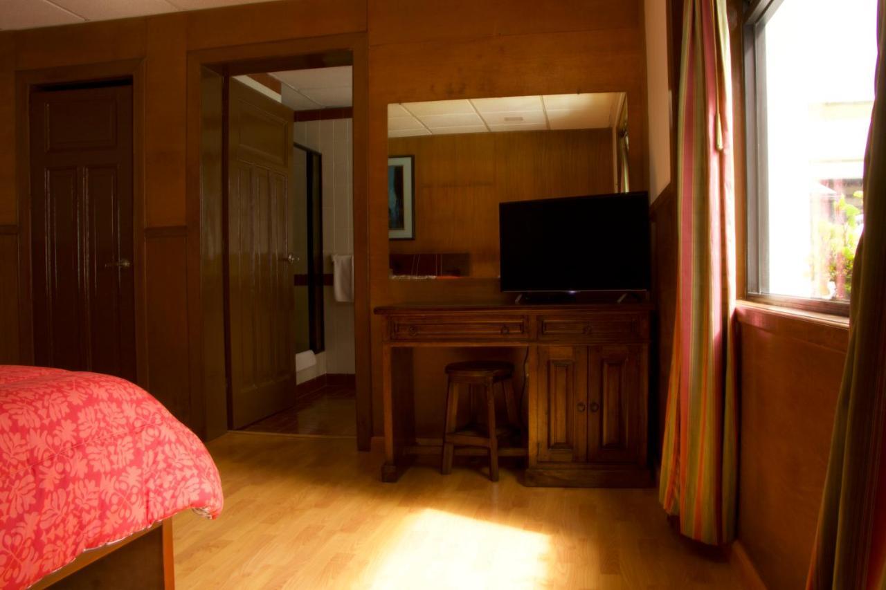 Hotel Ambassador Quito Bagian luar foto
