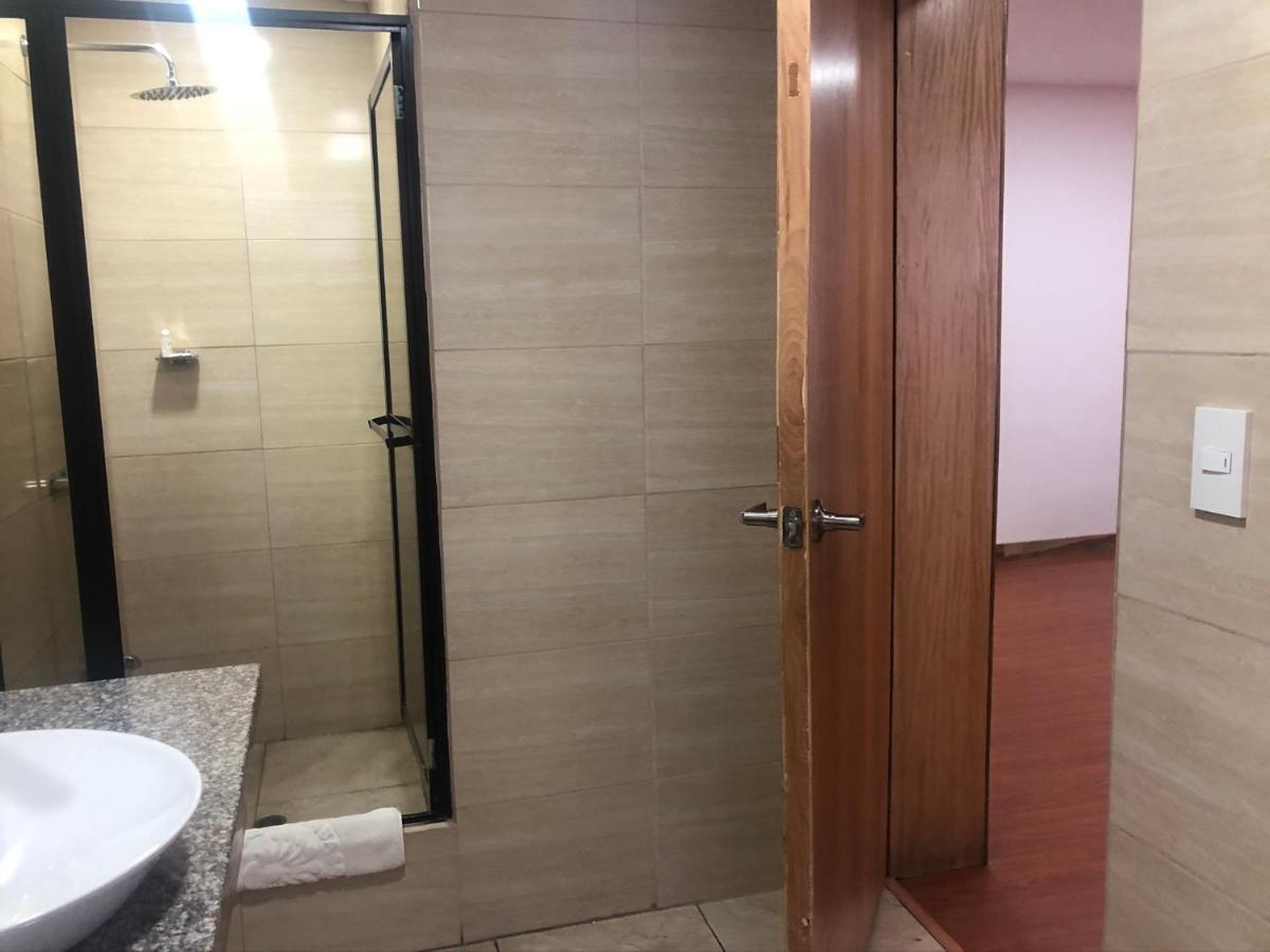 Hotel Ambassador Quito Bagian luar foto