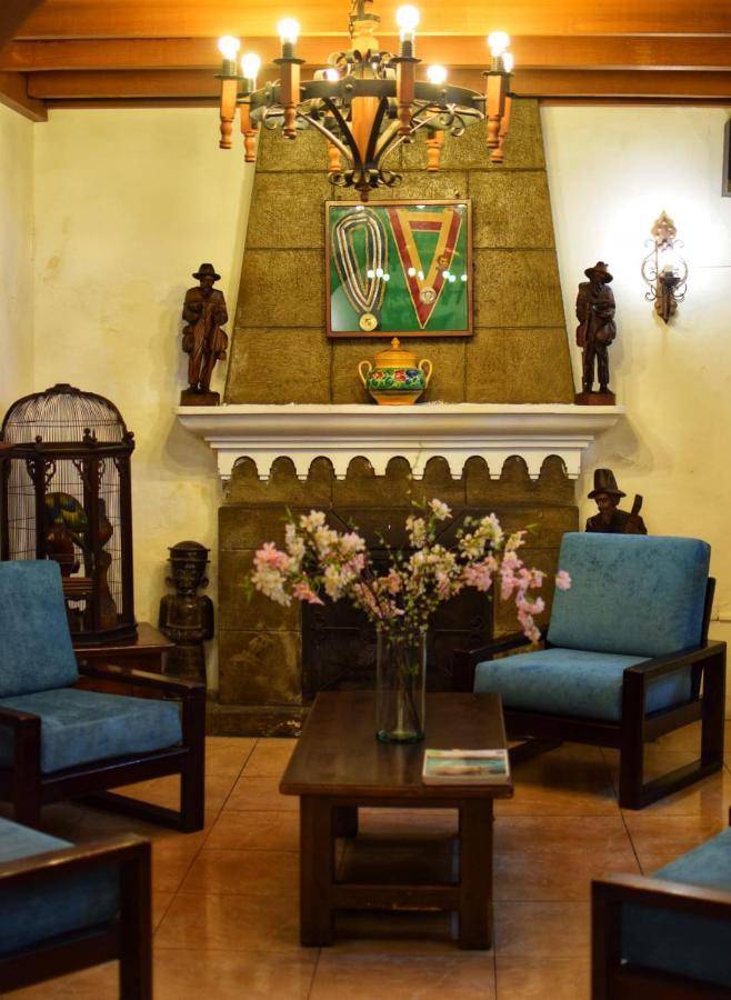 Hotel Ambassador Quito Bagian luar foto