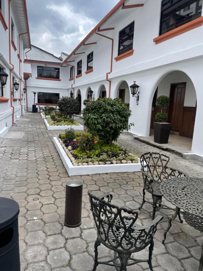 Hotel Ambassador Quito Bagian luar foto