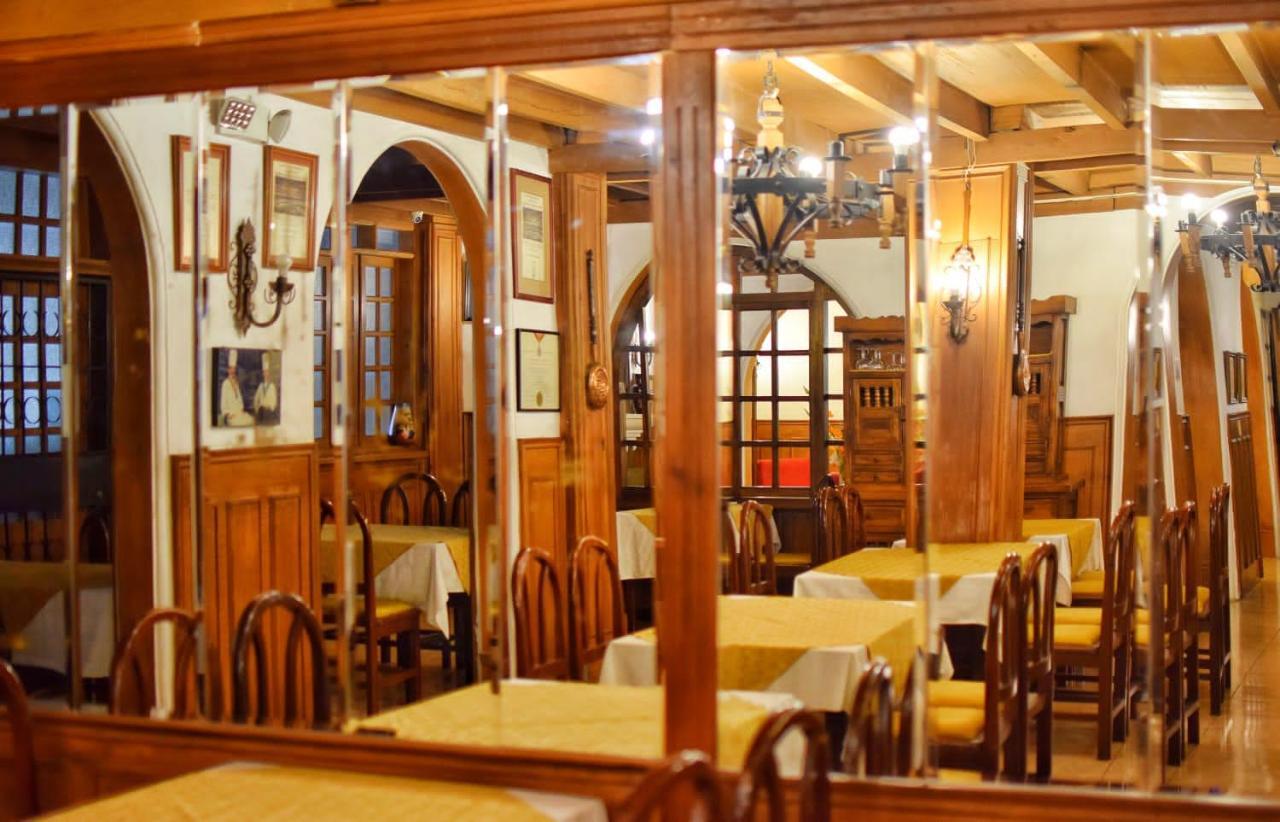 Hotel Ambassador Quito Bagian luar foto