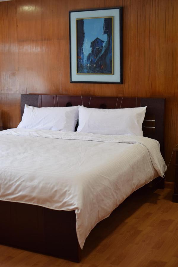 Hotel Ambassador Quito Bagian luar foto