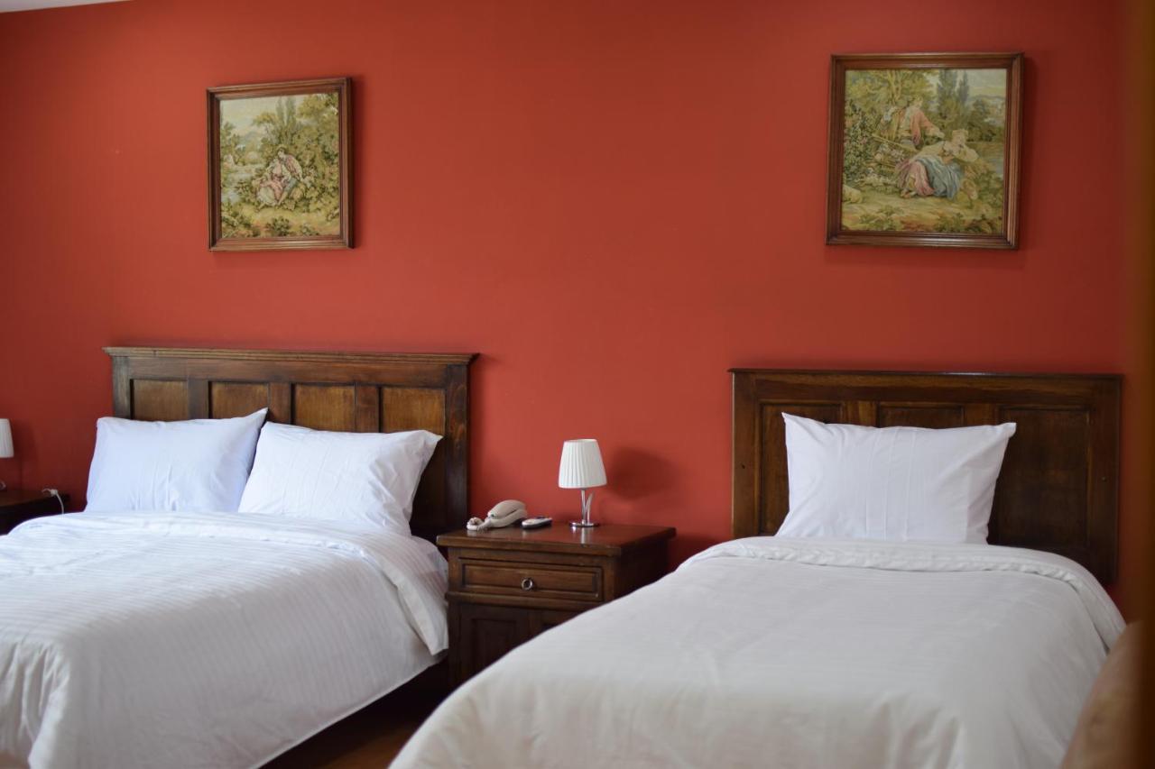 Hotel Ambassador Quito Bagian luar foto